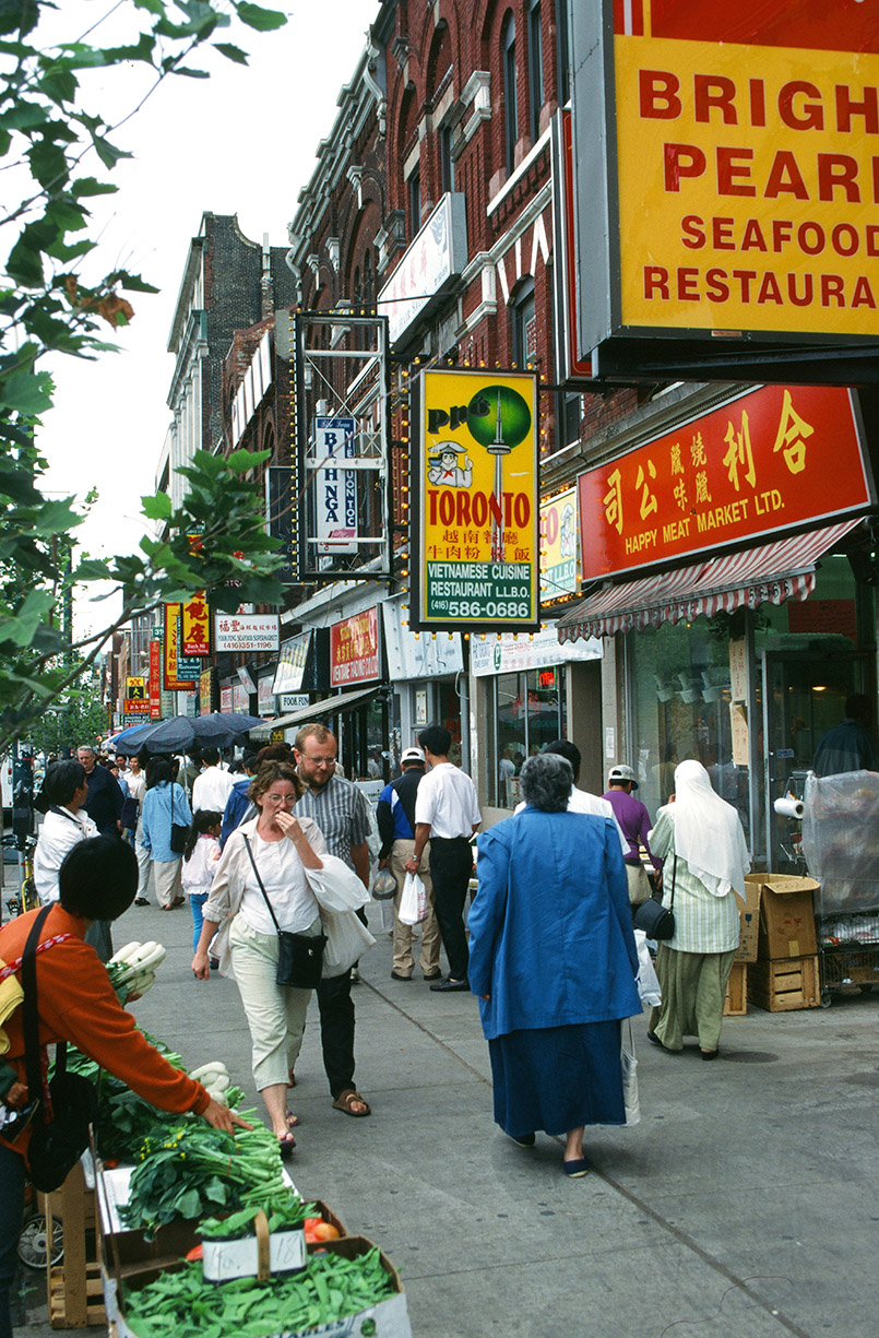 Toronto multi-kulti: Unterwegs auf der Spadina Avenue von Chinatown
