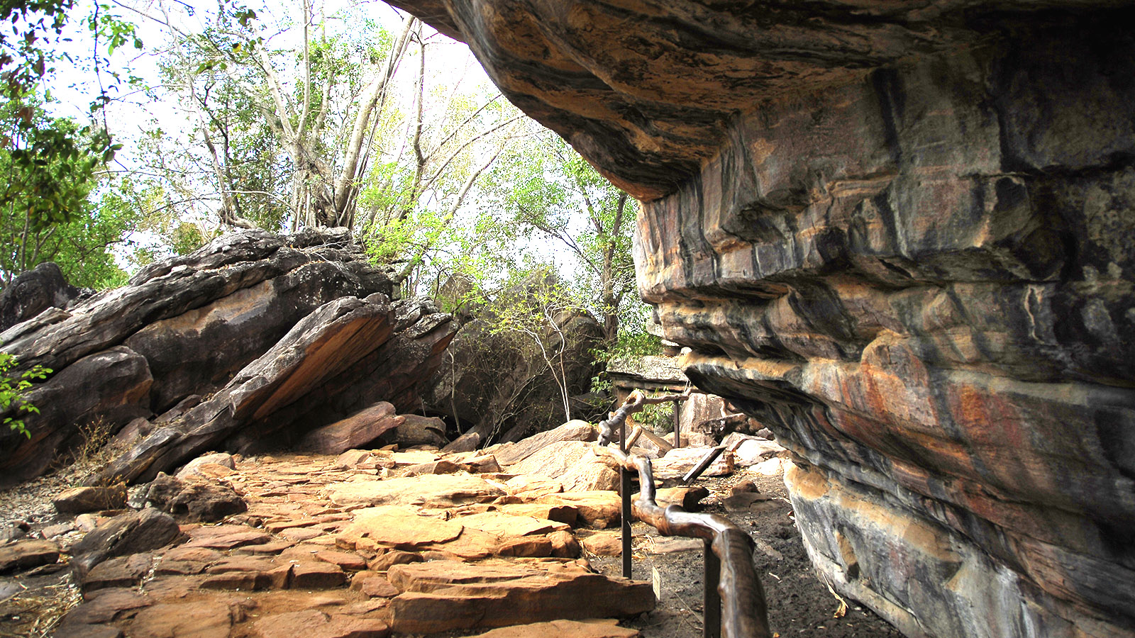Freiluftgalerie unter uraltem Fels: der Ubirr Art Site im Kakadu-Nationalpark. Foto: Hilke Maunder