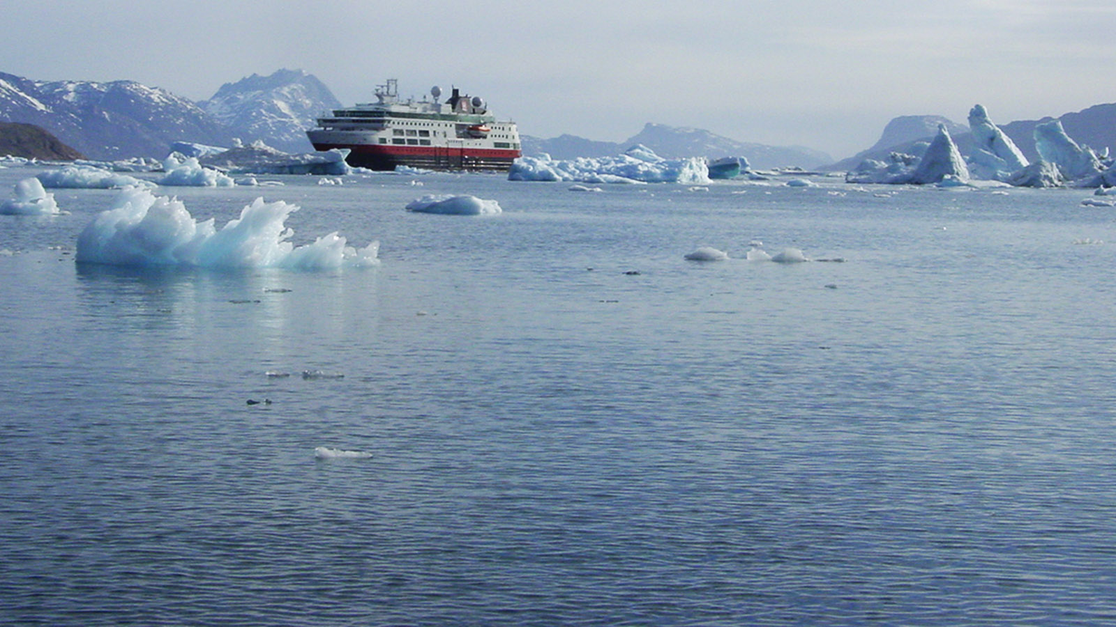MS Fram im Eisfjord. Foto: Hilke Maunder
