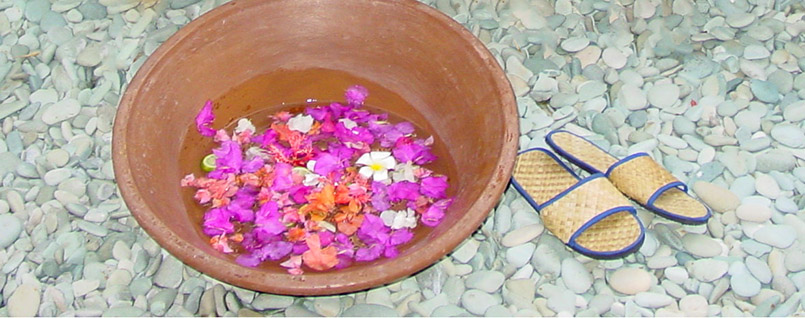 Auf Bali beginnt Wellness mit Blüten