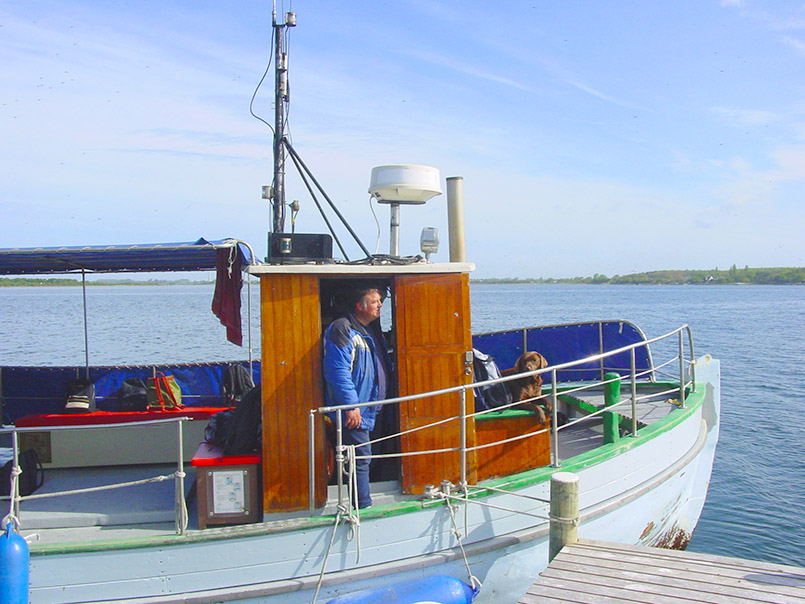 DK/Lolland/Nakskov: Mit Kapiän Torben Rasmussen (53) auf dem Postboot "Vesta" unterwegs im Nakskov Fjord.