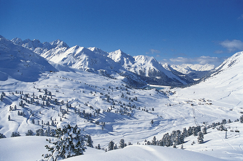 Ein Schneeloch: Kühtai in Tirol