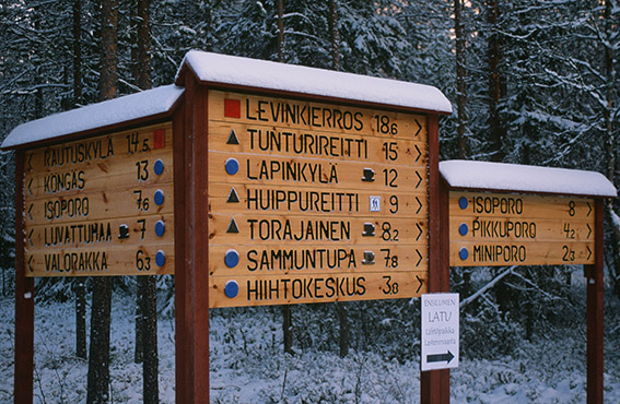 FIN/Lappland/Winter/Äkäslompolo: Loipennetz direkt am Hotel YlläsHumina